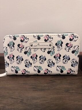 Disney Minnie Mouse Zip Around Accordion Wallet